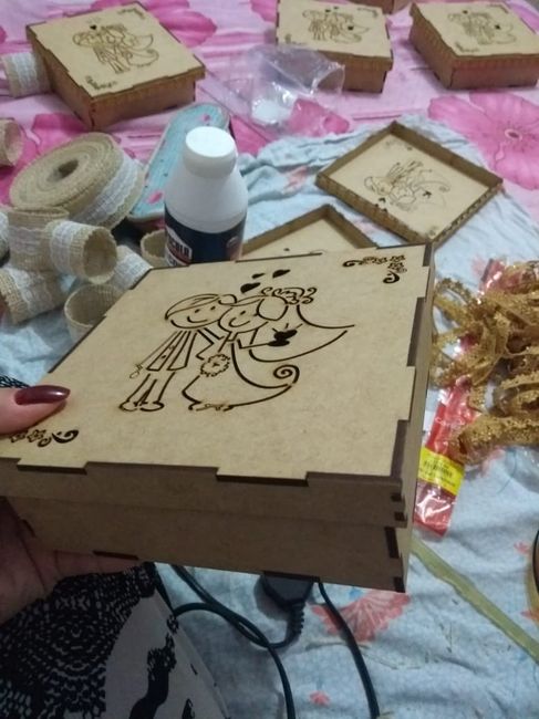 A caixinha antes de colarmos a rendinha