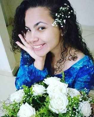 Eu toda boba com o buquê *-*