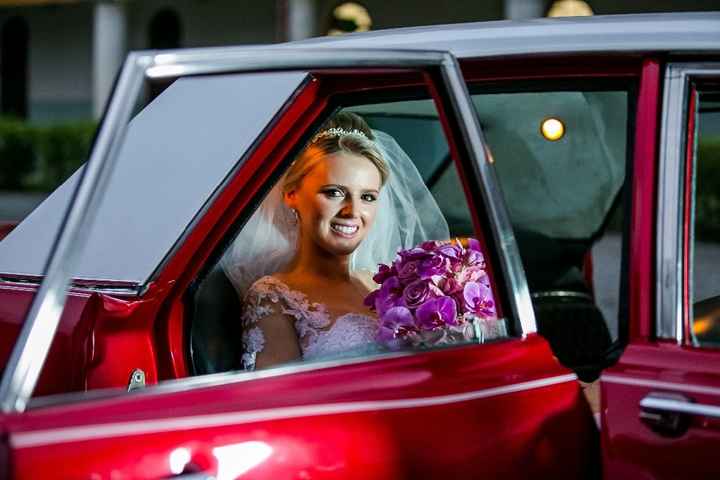 Noiva no carro