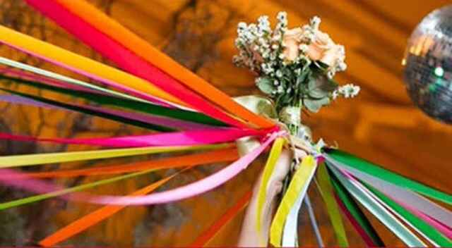 Jogar o bouquet ou bouquet com fitas??!😍 - 6