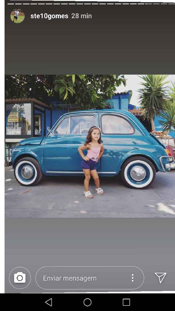 Vou sair da igreja no carro dos anos 60. - 1