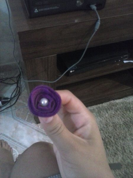 Fiz buque rosas de feltro com perolas - 3