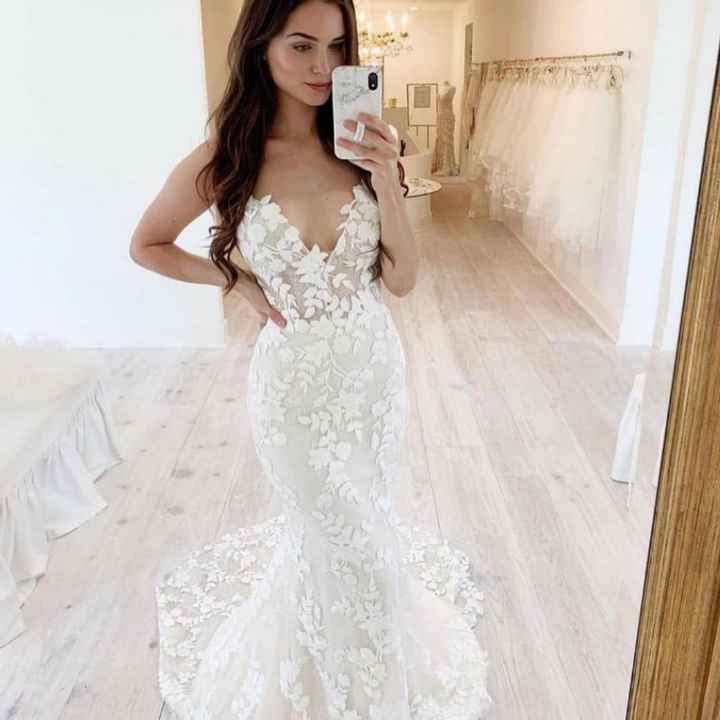 Mordi minha língua quando... fui fechar o meu vestido - 1