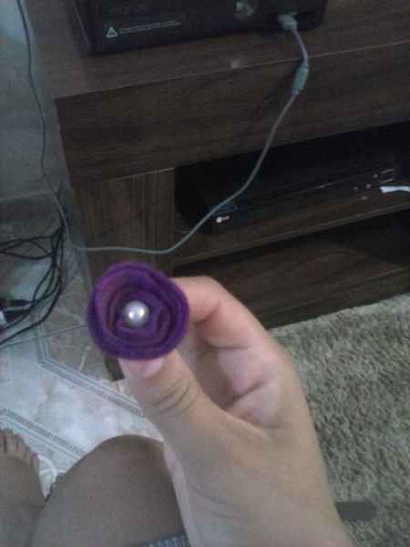 Fiz buque rosas de feltro com perolas - 3