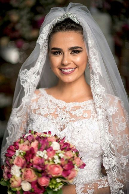 Véu por cima ou por baixo do penteado? 4