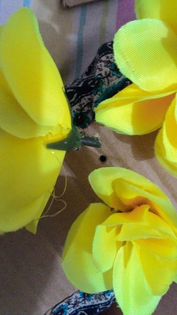 Encaixe a flor no furo