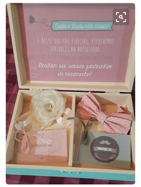 Este, particularmente achei o mais lindo. Ele vai com os acessórios que os padrinhos ir ao usar, alé