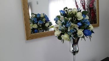 Qual as flores que poderemos utilizar em um casamento que as cores serão  azul com amarelo?