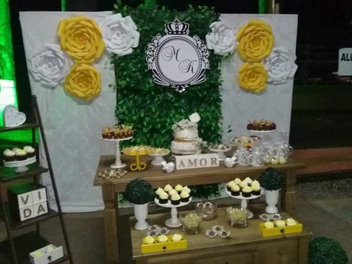 Os Cupcakes foram uma idéia de ultima hora, executados pela sogrinha...