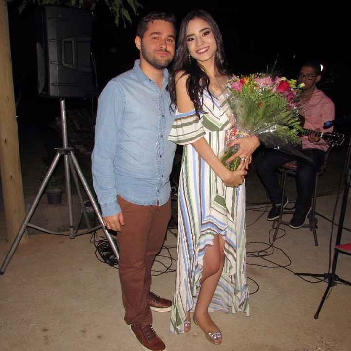 Momento lindo em que ele me surpreendeu (como sempre) com as flores! (Papi ali do lado♥)
