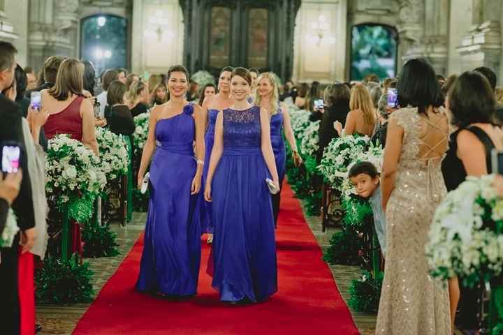 "Amigas da noiva", ou "Demoiselles"... Quantas devem ser? 