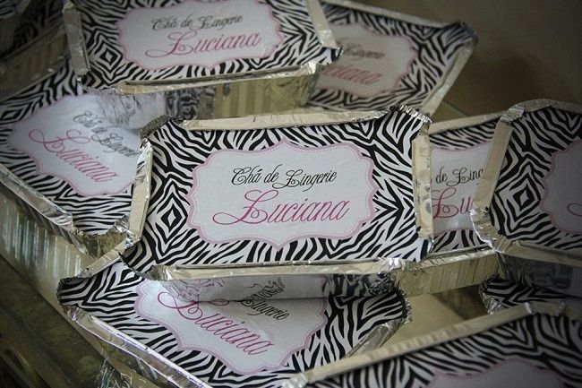 Chá de lingerie rosa e zebra!
