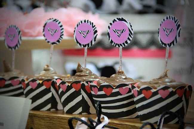 Chá de lingerie rosa e zebra!