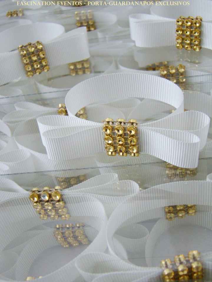 branco e dourado