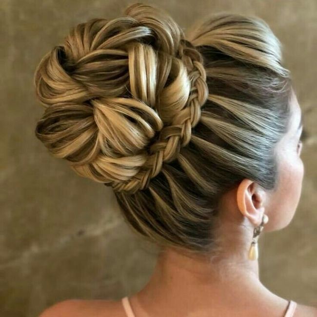 Combinação vestido x cabelo 3