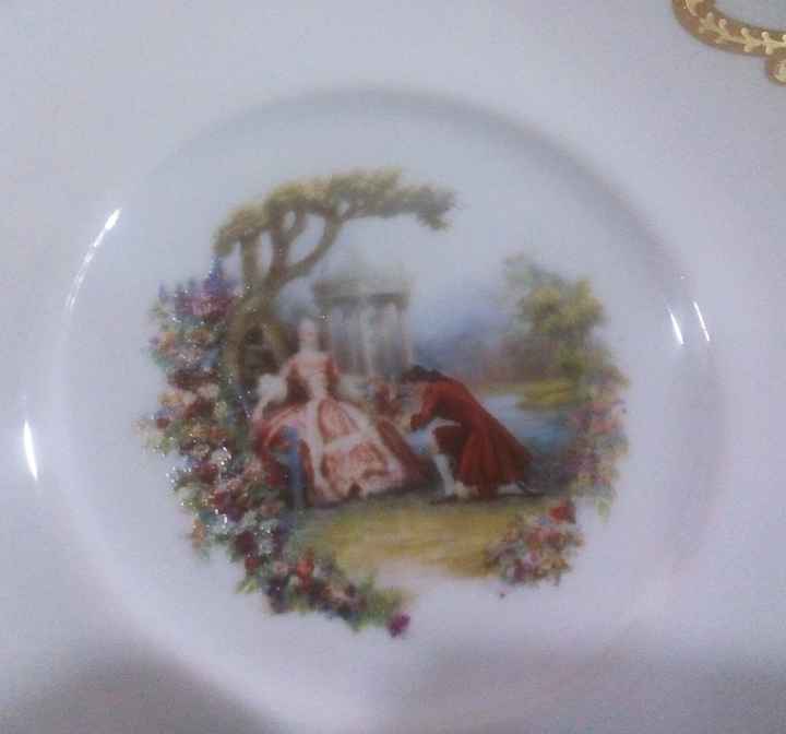Detalhes do jogo de xícaras com cenas galantes??