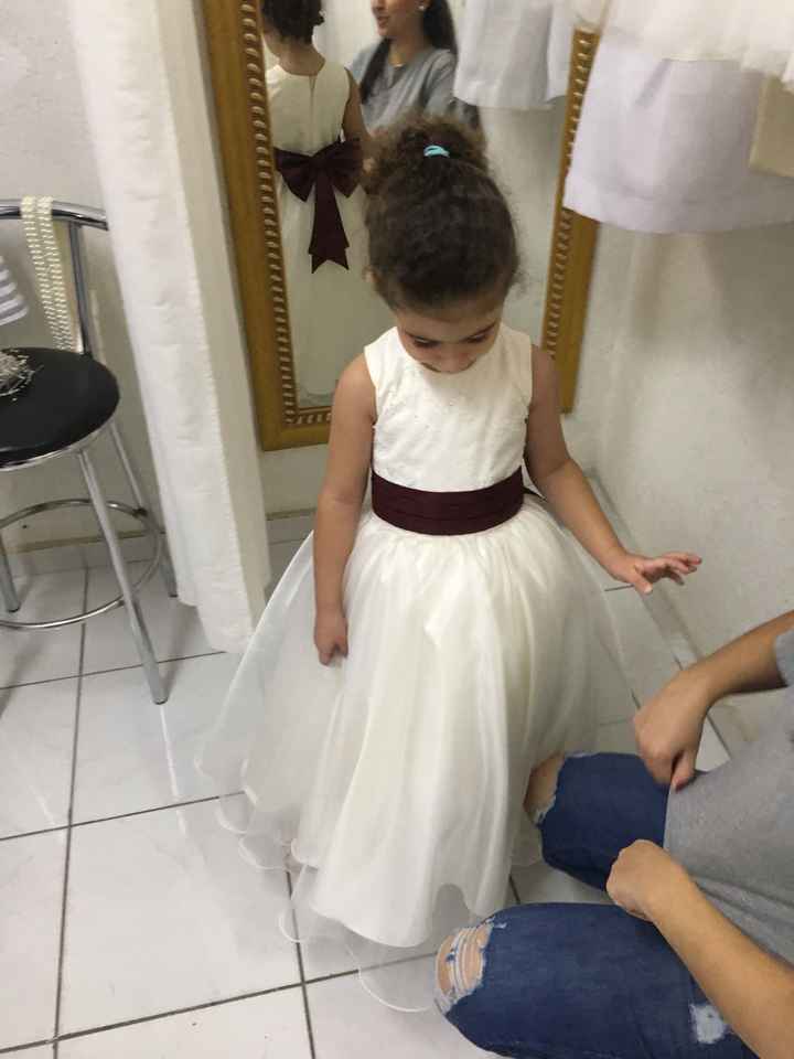 Vestido de Daminha e Florista. Preciso de um help. - 1