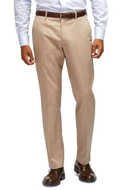 Inspiração Padrinho Calça Bege, cinto marrom e gravatinha marrom 1