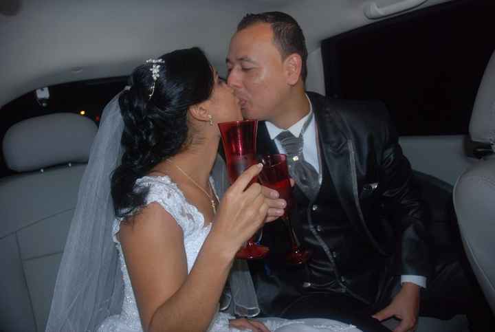 Brindando