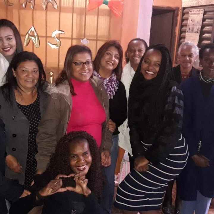 familia unida! lindoo😍 obs: algumas madrinhas não puderam comparecer