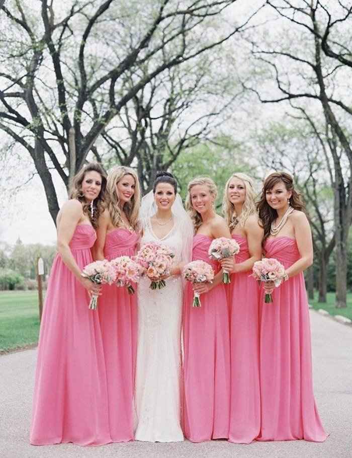 QUAL A COR DOS VESTIDOS DAS SUAS MADRINHAS?
