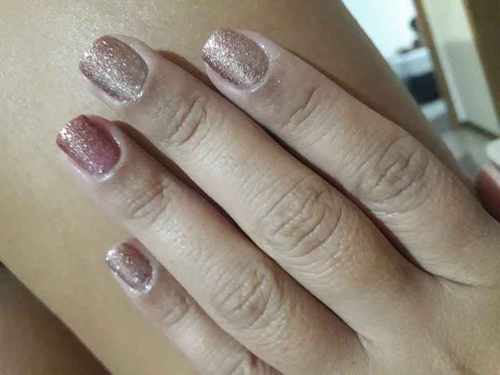 Noiva quase sem unha... 💅 - 1