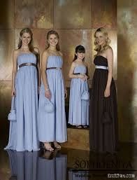 damas de azul e faixa marrom