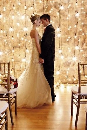 Parede de lampadas na decoração 