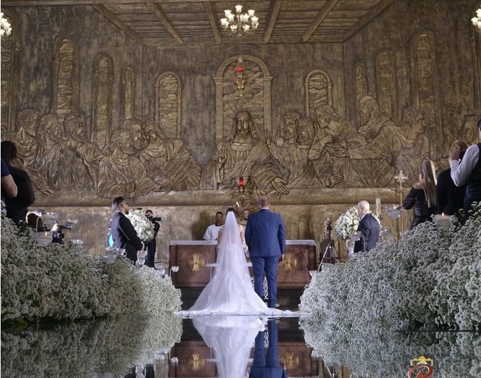 Qual cor de tapetes usar para cerimônia do seu casamento ? 14