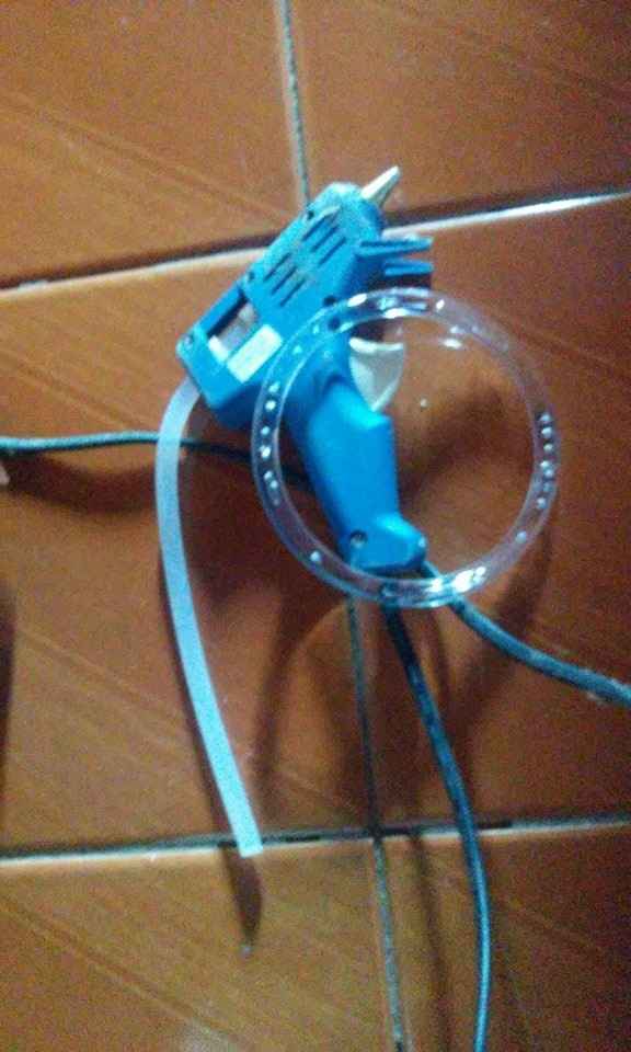 Argola e cola quente