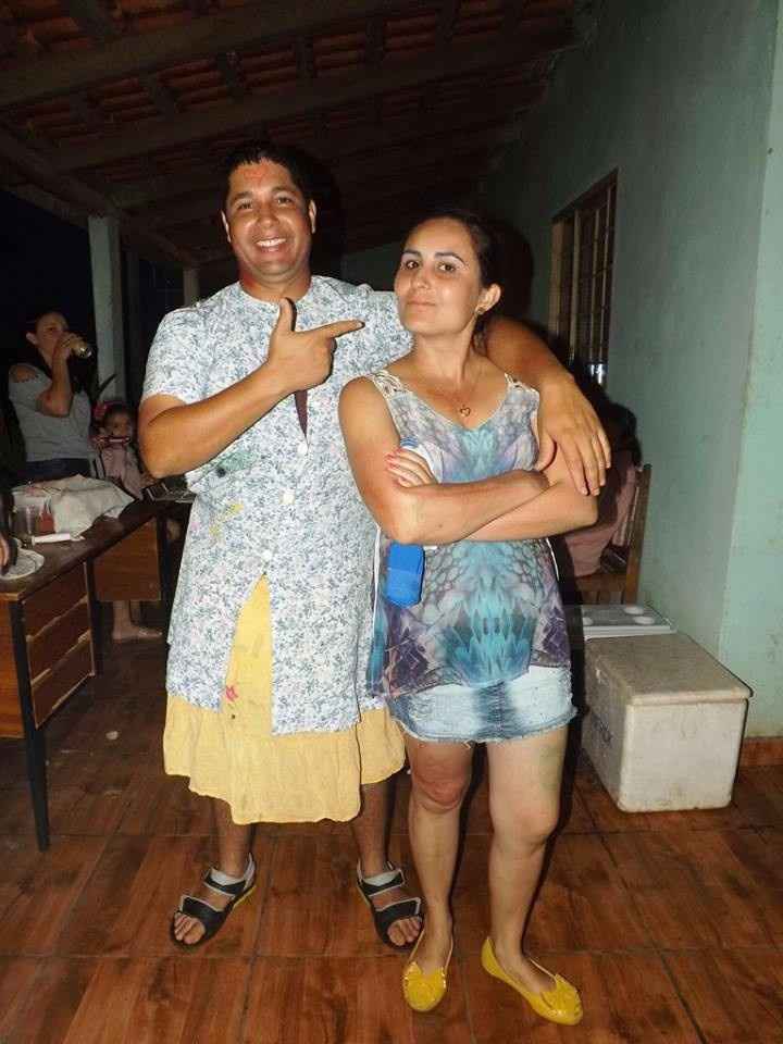 o noivo também teve que cair na dança
