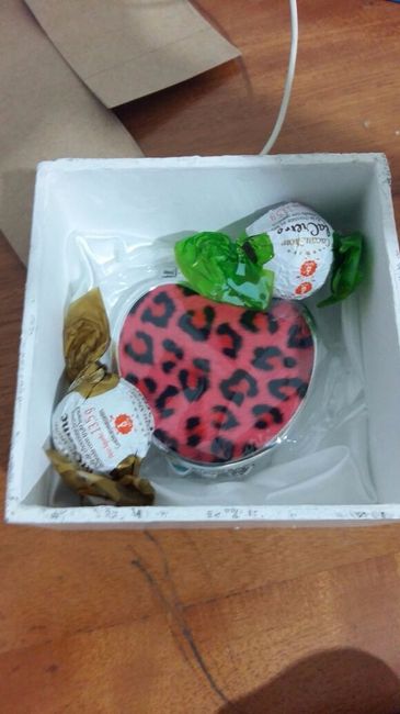 Caixa para as Damas Adultas com espelhinho e trufas