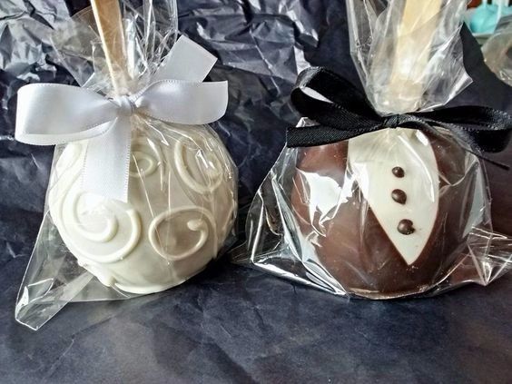 2 - Chocomaçã noivo e noiva (metade)