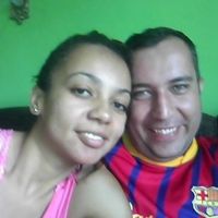 Em casa, descansando.