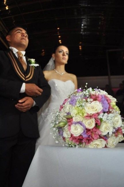 Noivos e Bouquet
