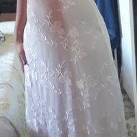 Qual dos dois vestido todo branco ou branco com dourado? - 3