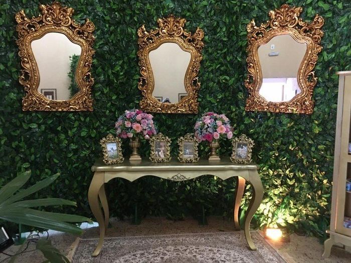 Vou por os bem casados aqui e uma cristaleira