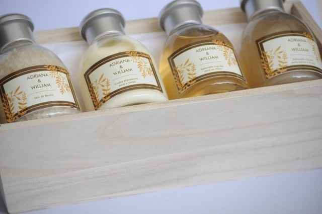 Convite Damas de honra adultas. Um kit com sabonete líquido, hidratante, esfoliante e sal de banho.