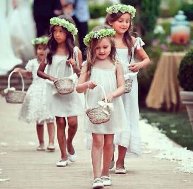 Roupas daminhas casamento ao ar livre