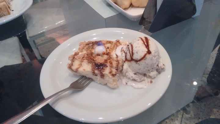 Bolo de Mussi de Nozes com sorvete de creme