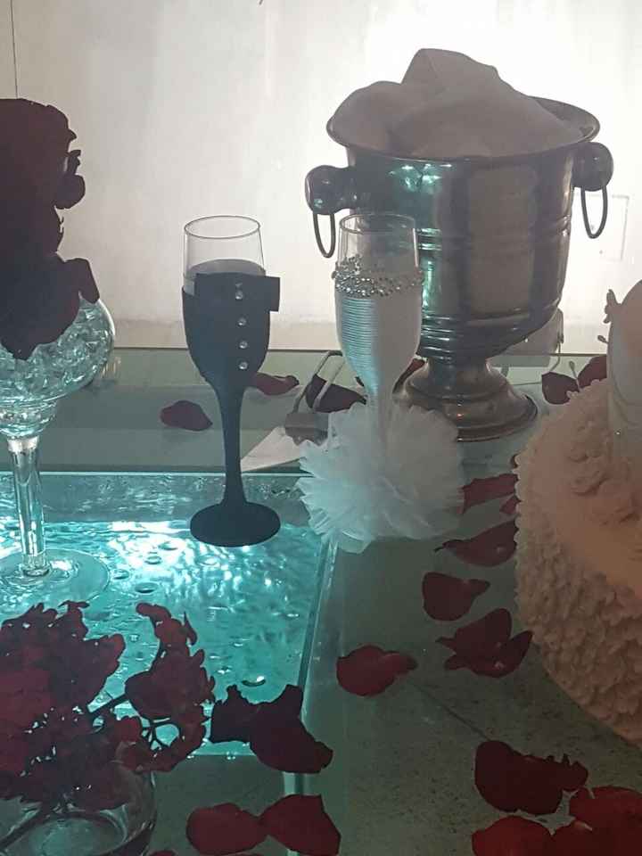 Taças dos noivos que iam casar no dia 
