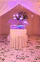 Um espaço pra bolo dentro do Lounge