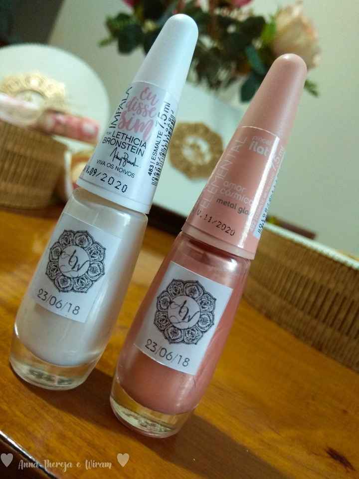 Atenção para o nome dos esmaltes...