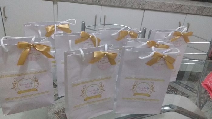 Sacolas prontas e personalizadas