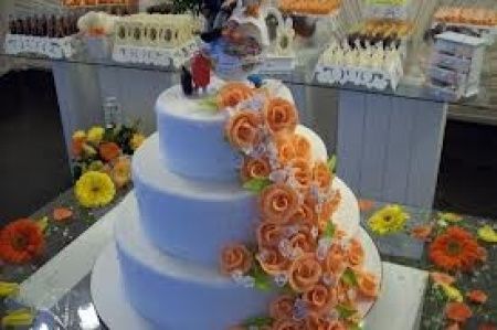 Bolo com rosas laranja