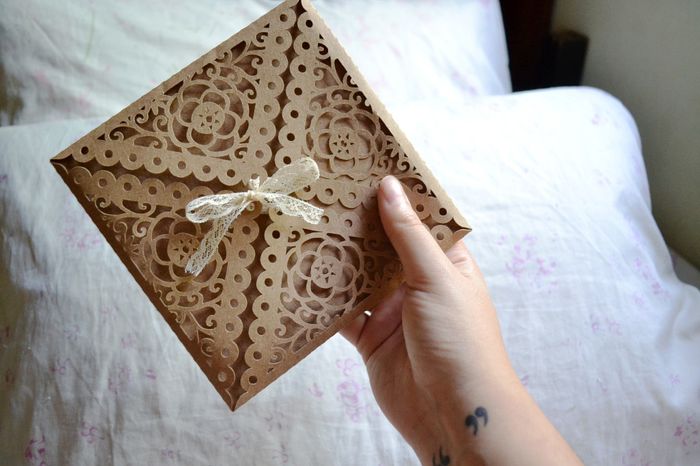 "Envelope rendado" de papel kraft