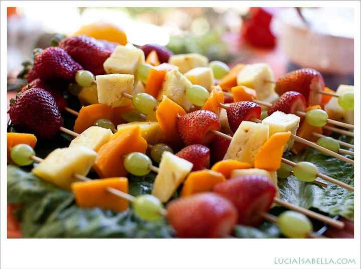 Espetinhos de fruta para o calorão