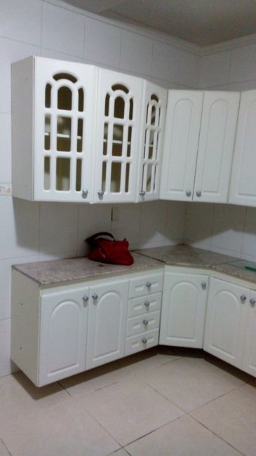 Cozinha sem vidros nos armários