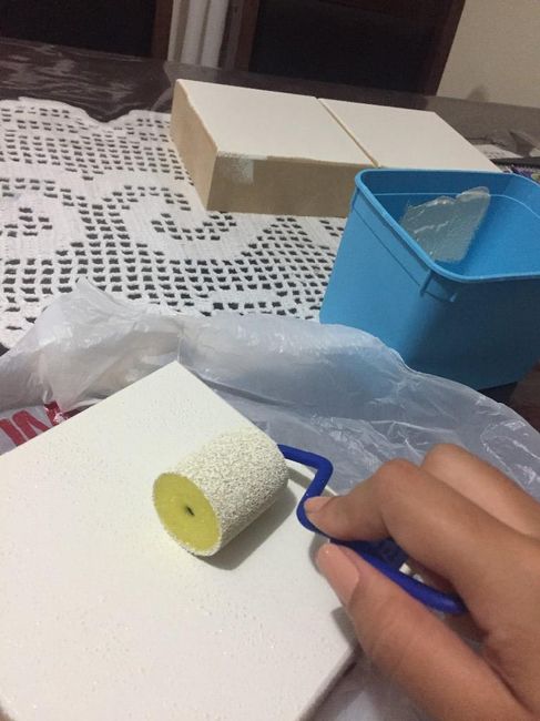 Eu esqueci de lixar... E pintei direto todas de branco, com uma tinta própria para Mdf, muito boa! E
