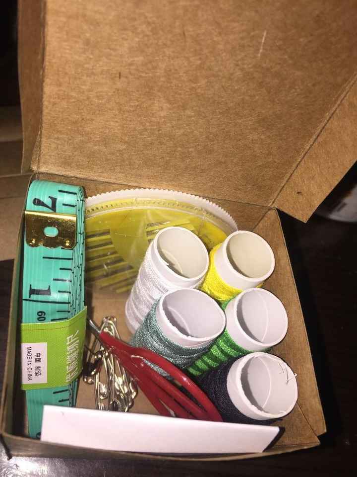 KIT COSTURA - Acho muito importante, todas noivas pensarem nesse detalhe, nem que seja uma agulha e 